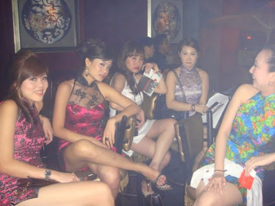  Prostitutes in Shanghai (CN)
